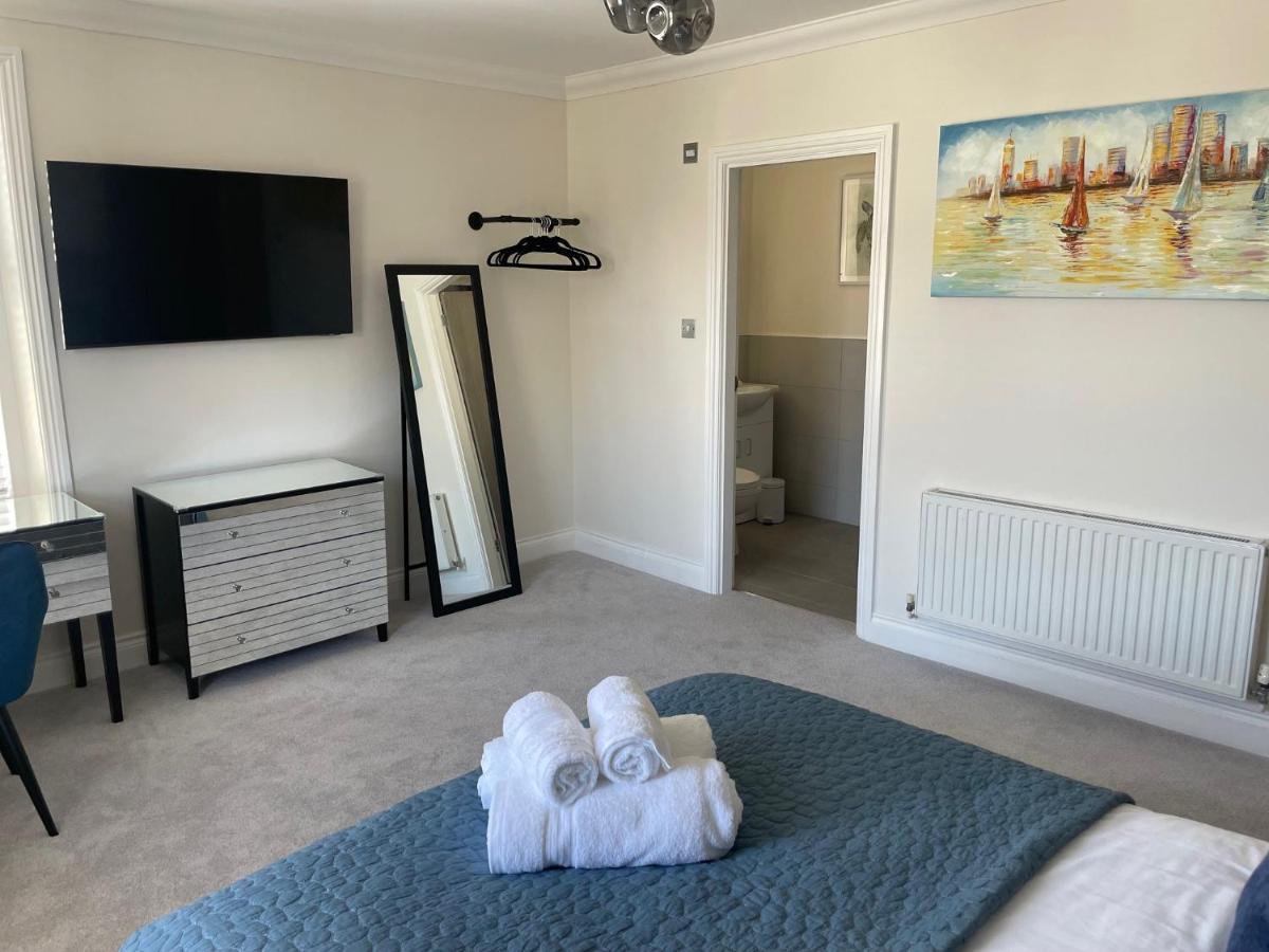 Exquisite Apartment, Stone Throw From The Beach Bournemouth Exterior foto